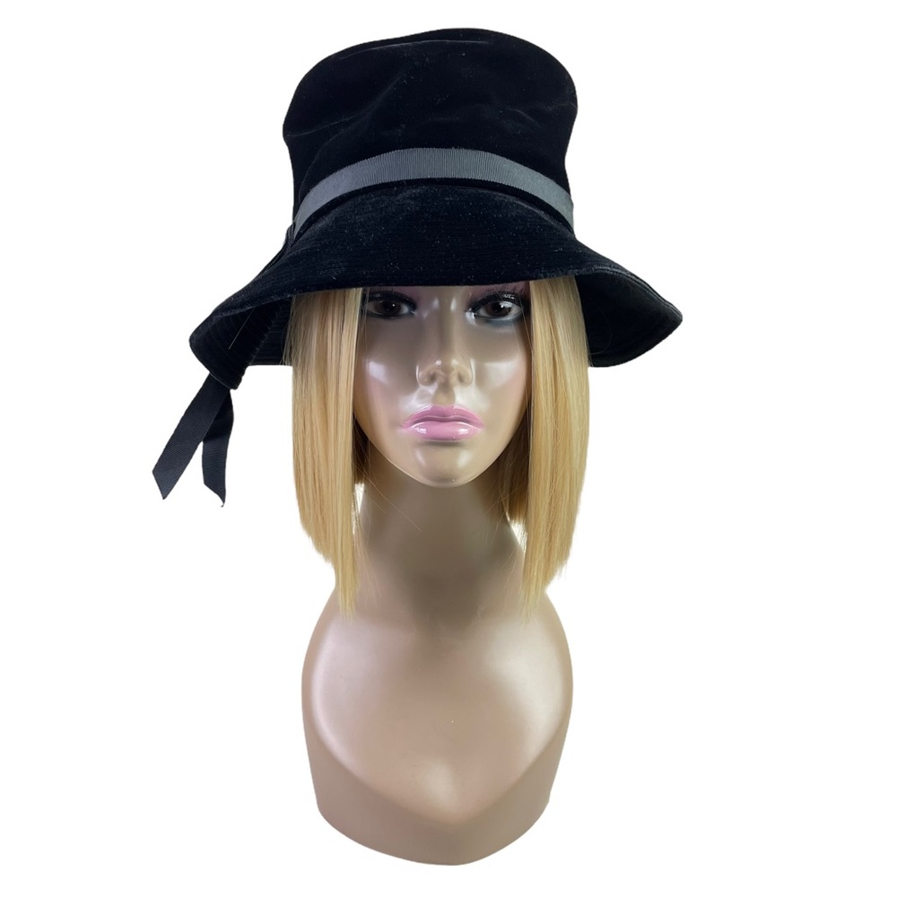 Vintage Made in USA Black Velvet Brimmed Hat With Grosgrain Ribbon